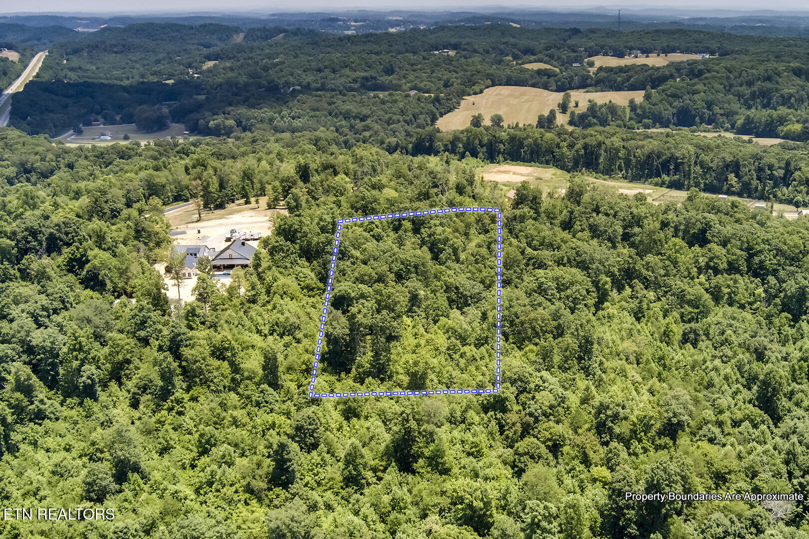 411 Travellers Way Lenoir City TN 37771