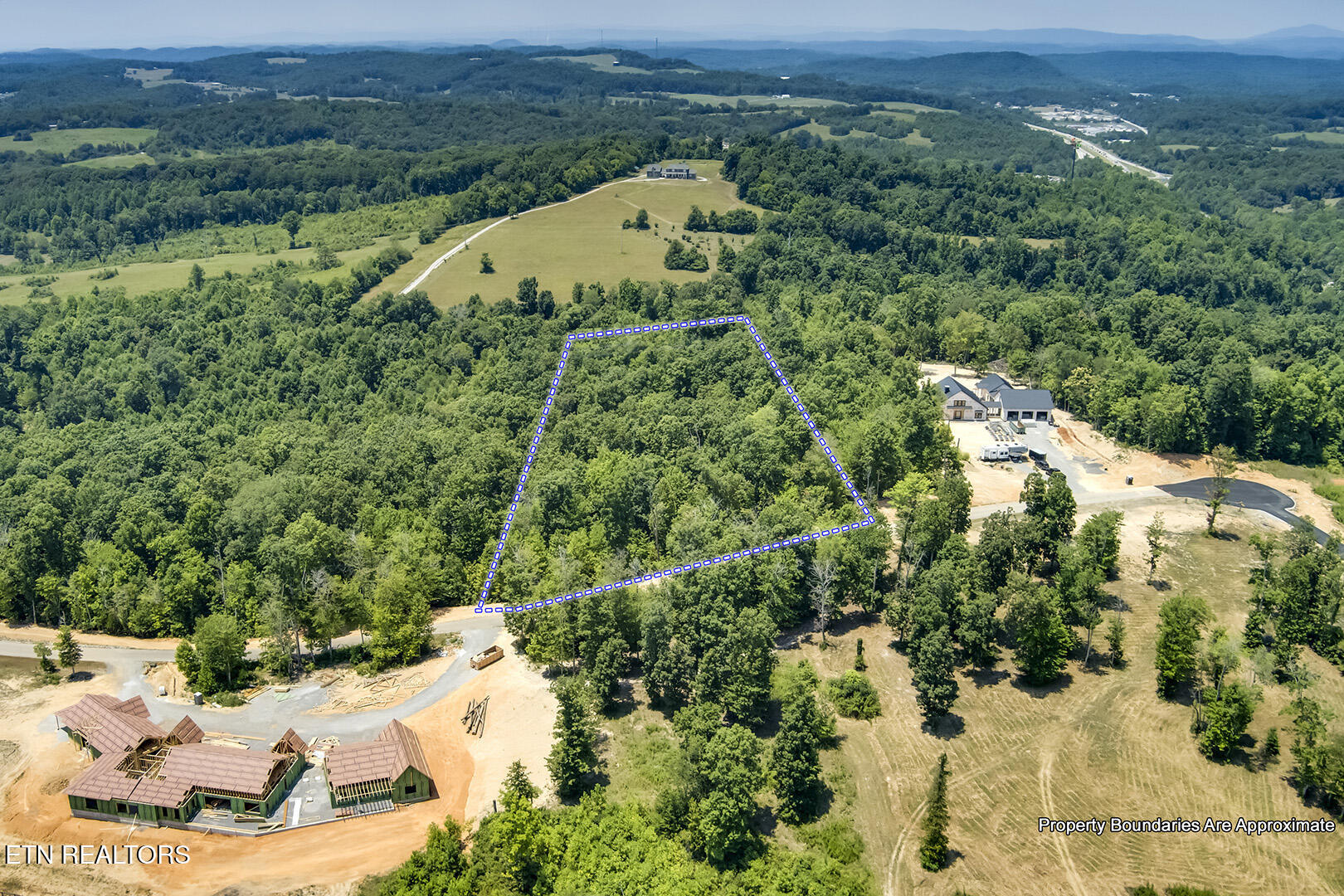 411 Travellers Way Lenoir City TN 37771