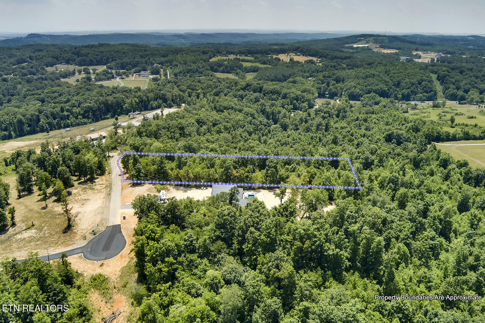 411 Travellers Way Lenoir City TN 37771