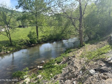 1023 Stinking Creek Road LaFollette TN 37766