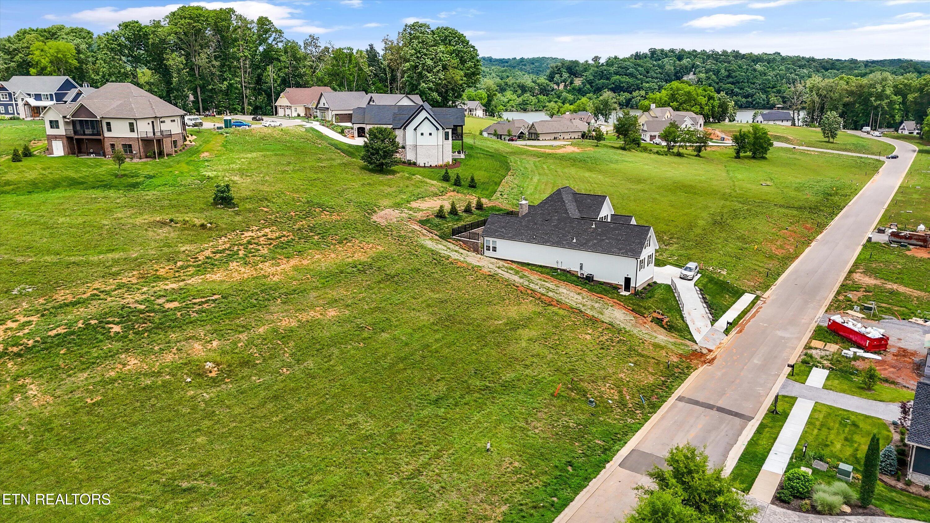 2033 Chestnut Lane Loudon TN 37774
