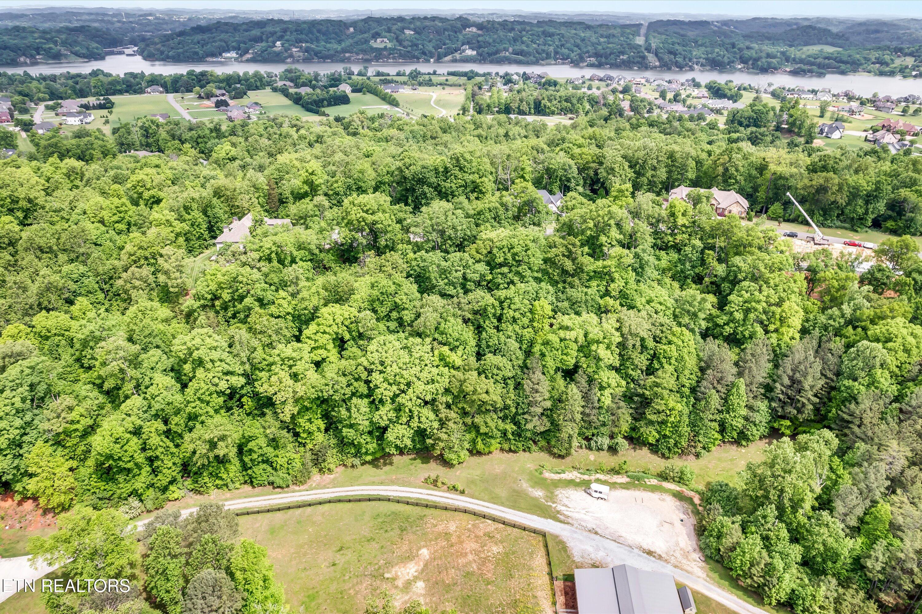 3331 Preserve Pointe Louisville TN 37777