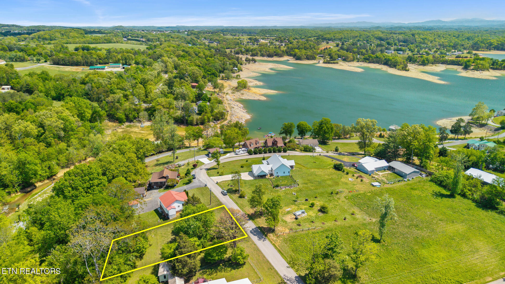 720 Garrett Road Dandridge TN 37725