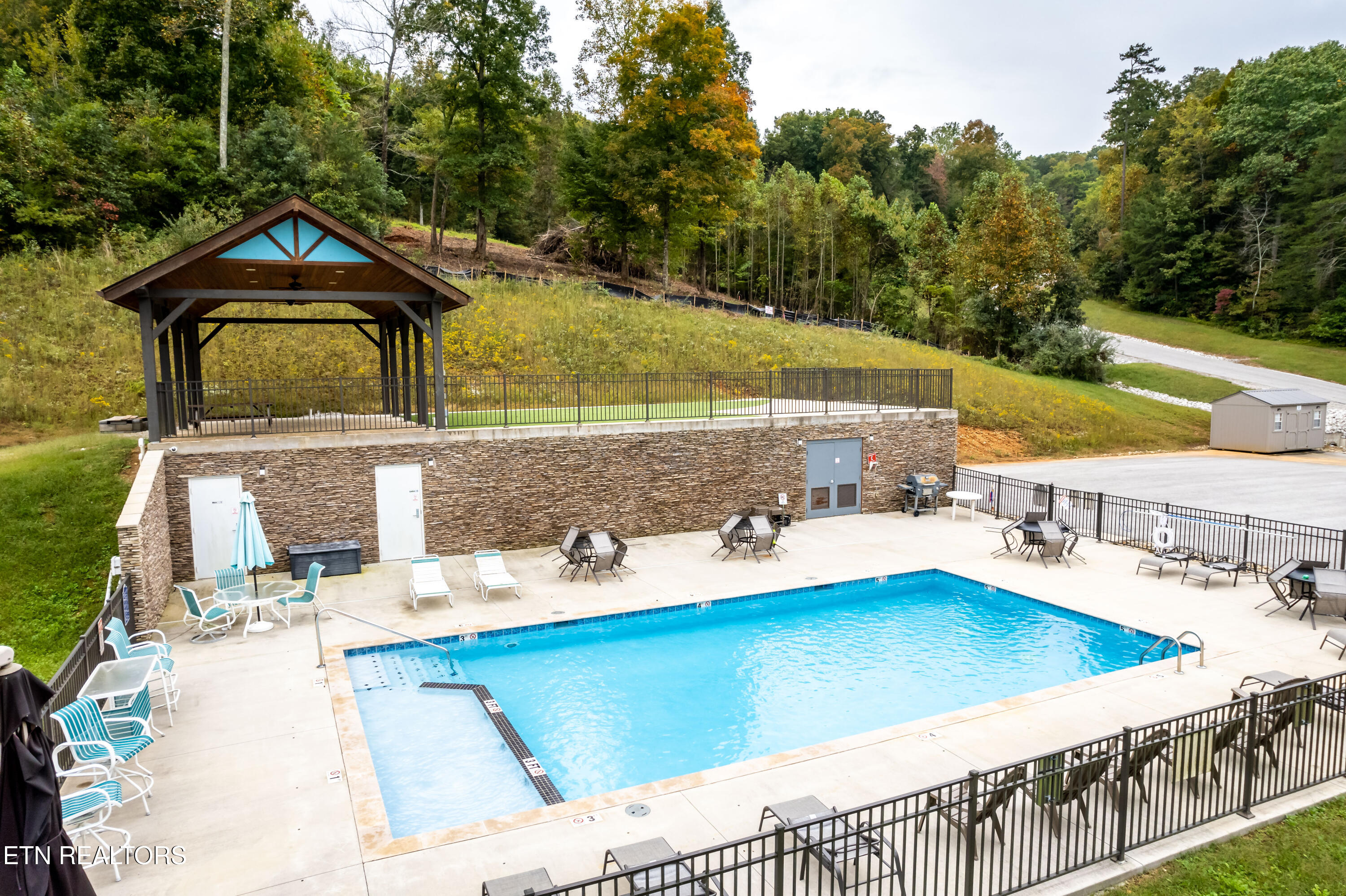 177 Hickory Way Lafollette TN 37766