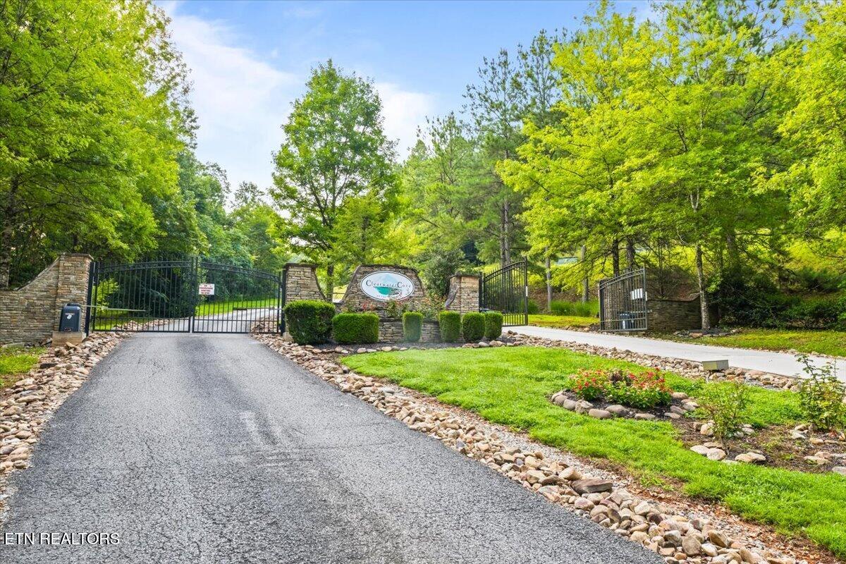 177 Hickory Way Lafollette TN 37766