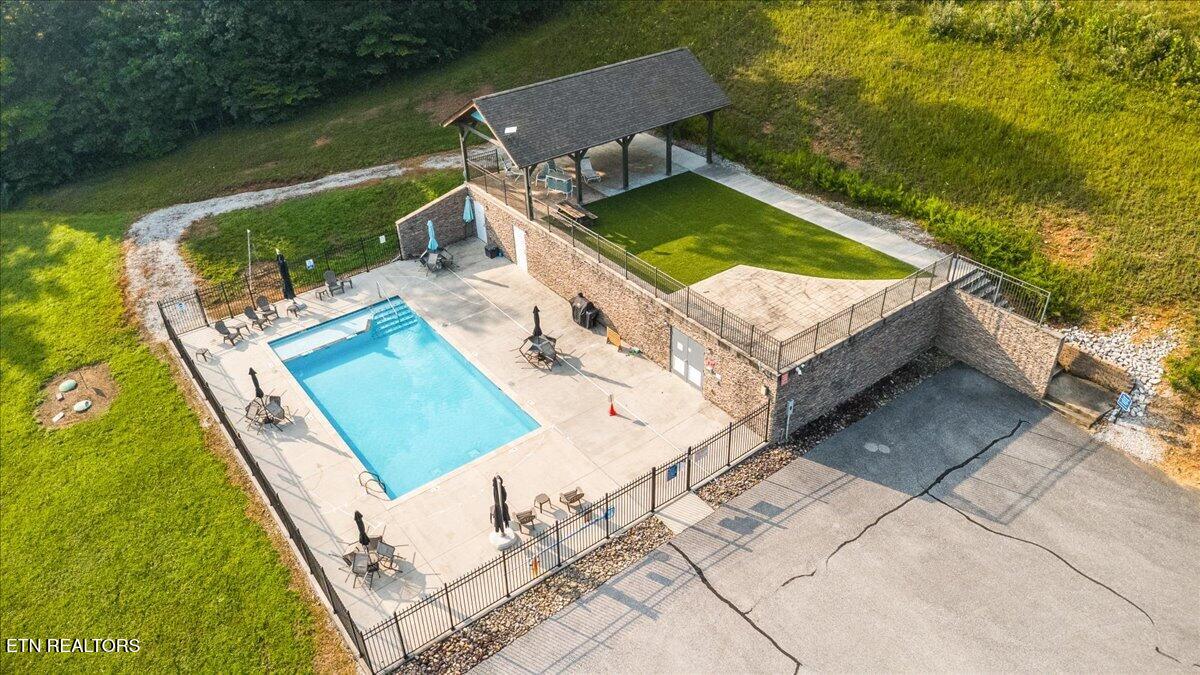 177 Hickory Way Lafollette TN 37766