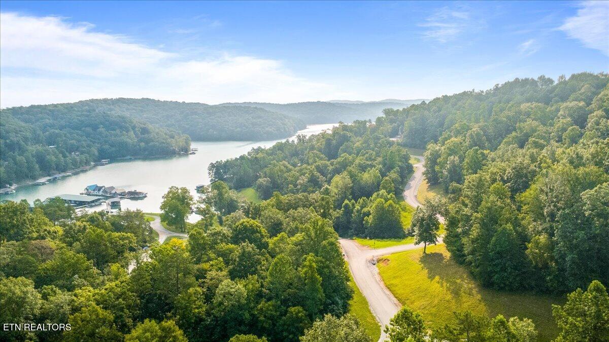 177 Hickory Way Lafollette TN 37766