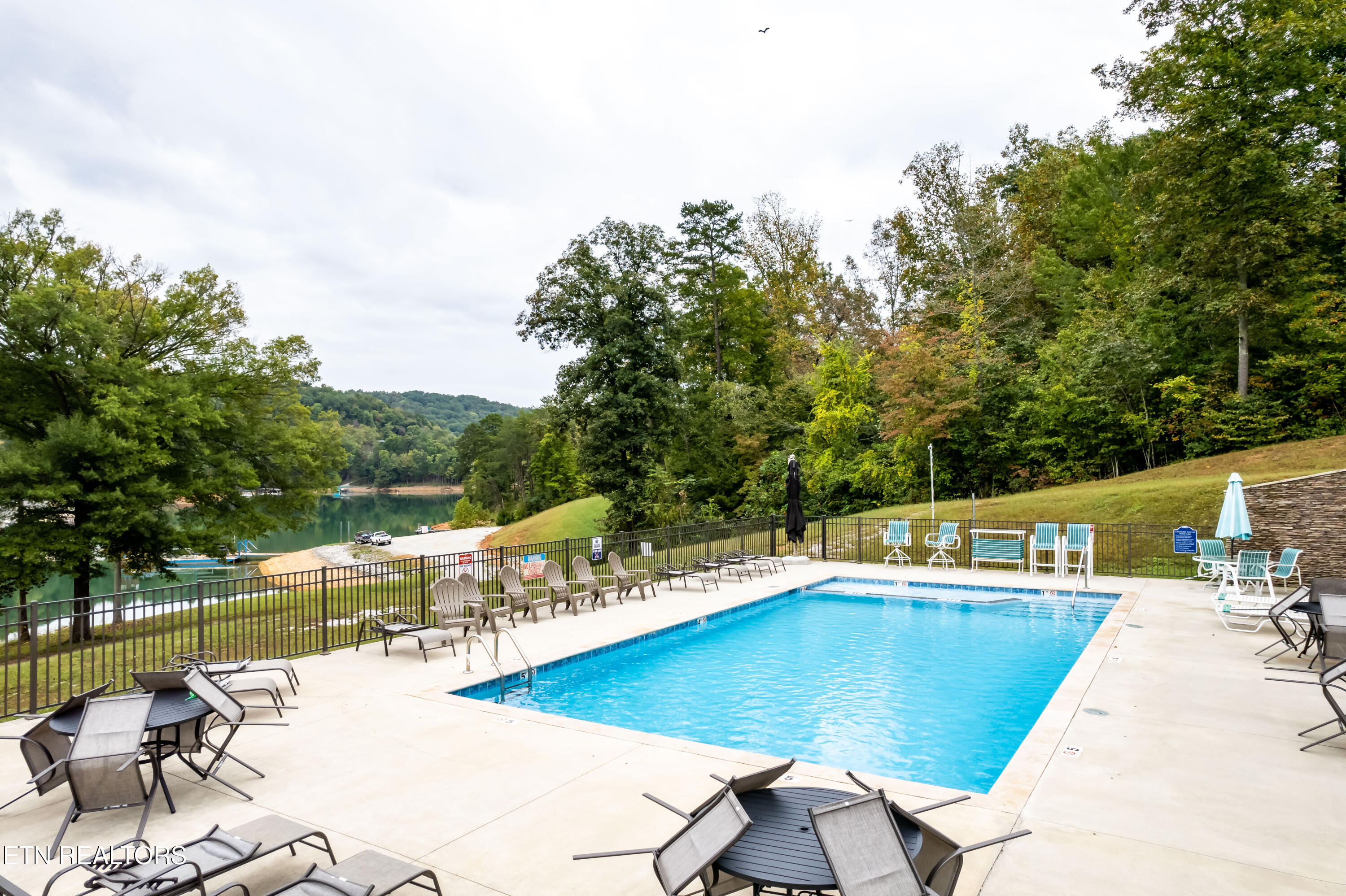 177 Hickory Way Lafollette TN 37766