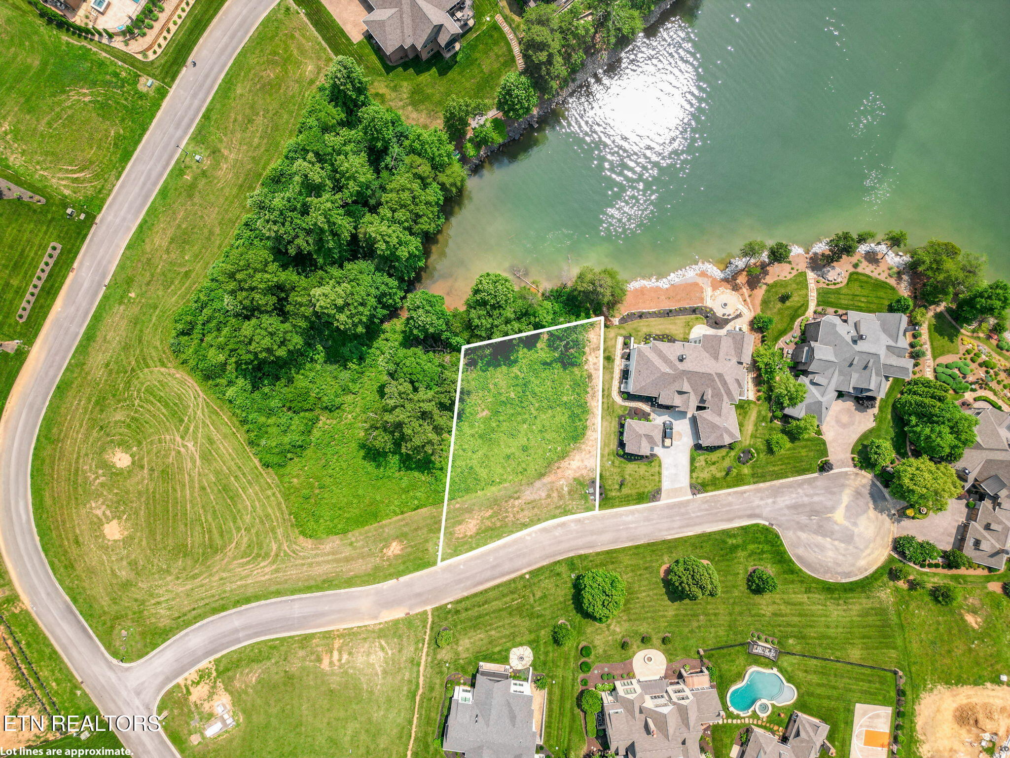 377 Beacon Court Lenoir City TN 37772
