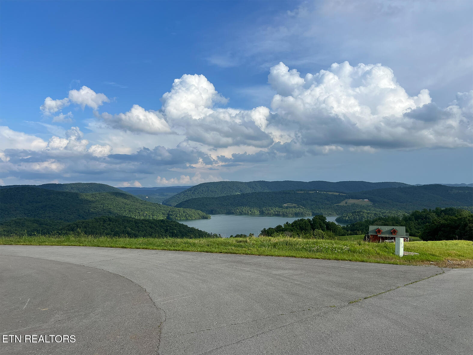 Lot 240 Tanzanite Trail New Tazewell TN 37825