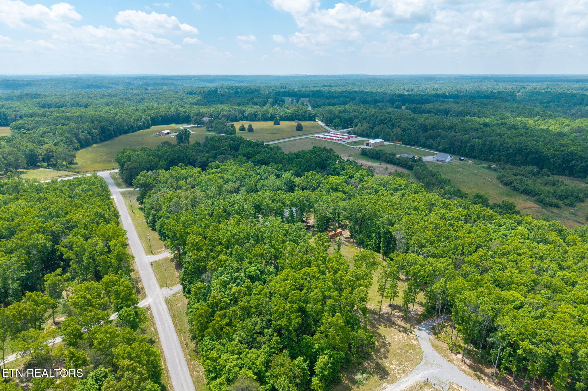 833 Little Hurricane Lane Monterey TN 38574