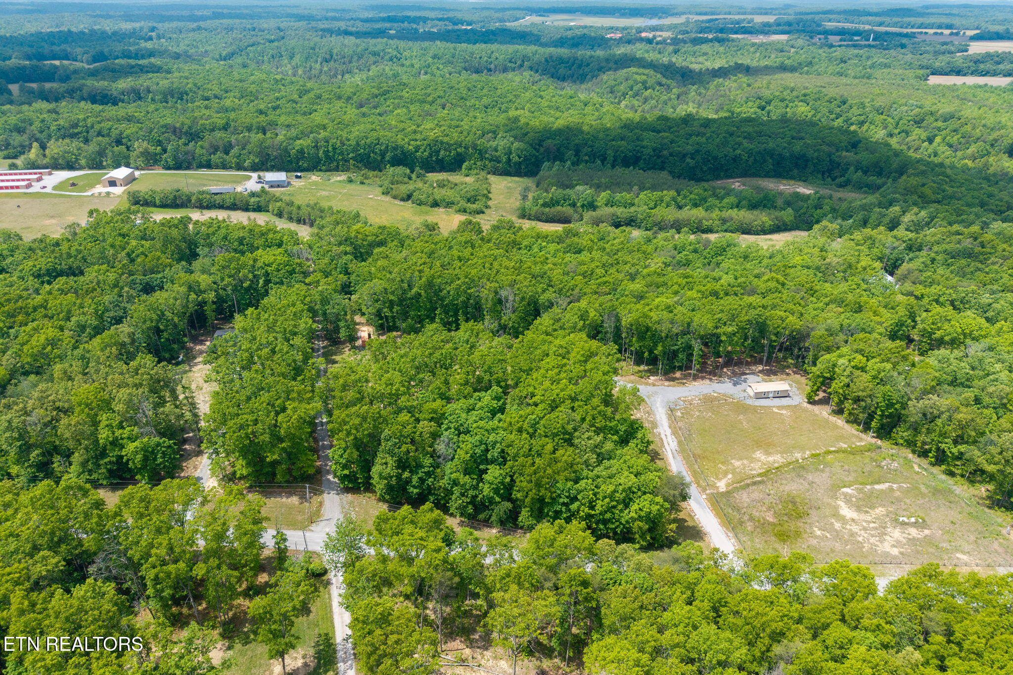 833 Little Hurricane Lane Monterey TN 38574