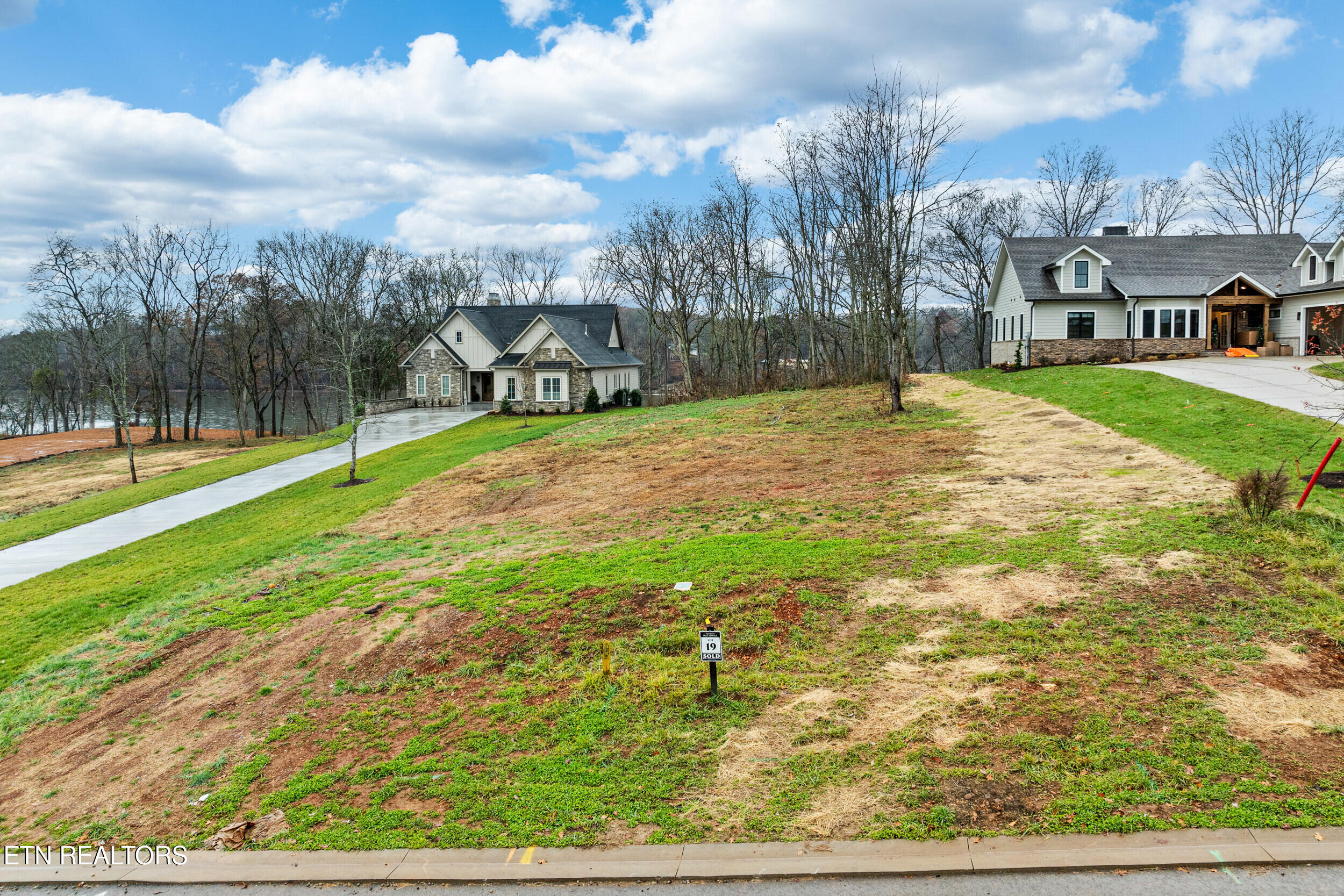 1923 Mockingbird Lane Loudon TN 37774