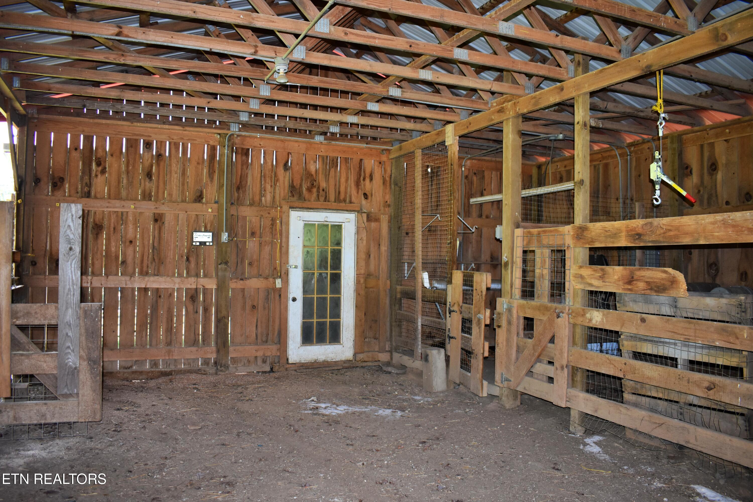 1319 Ideal Valley Road Spring City TN 37381