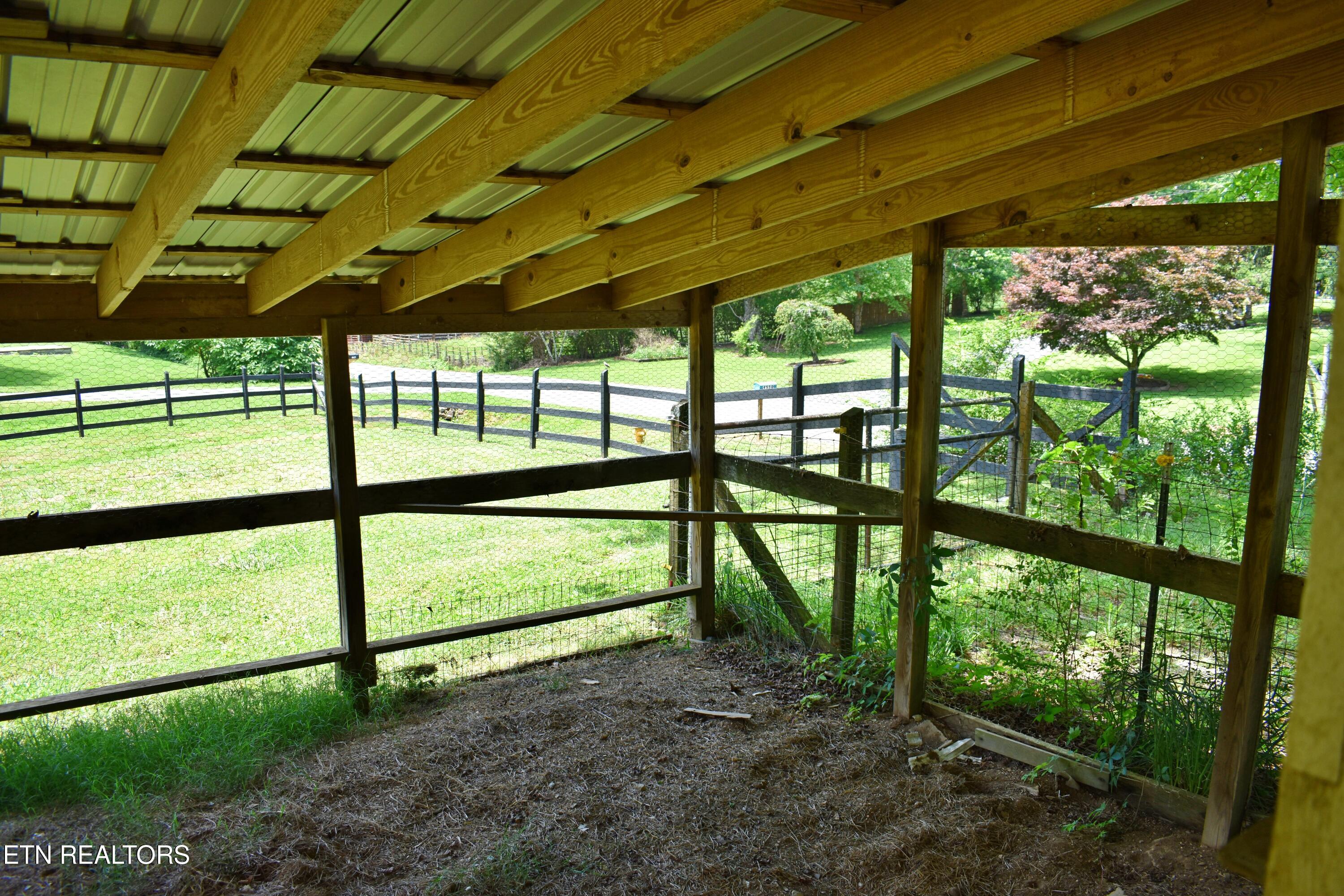 1319 Ideal Valley Road Spring City TN 37381
