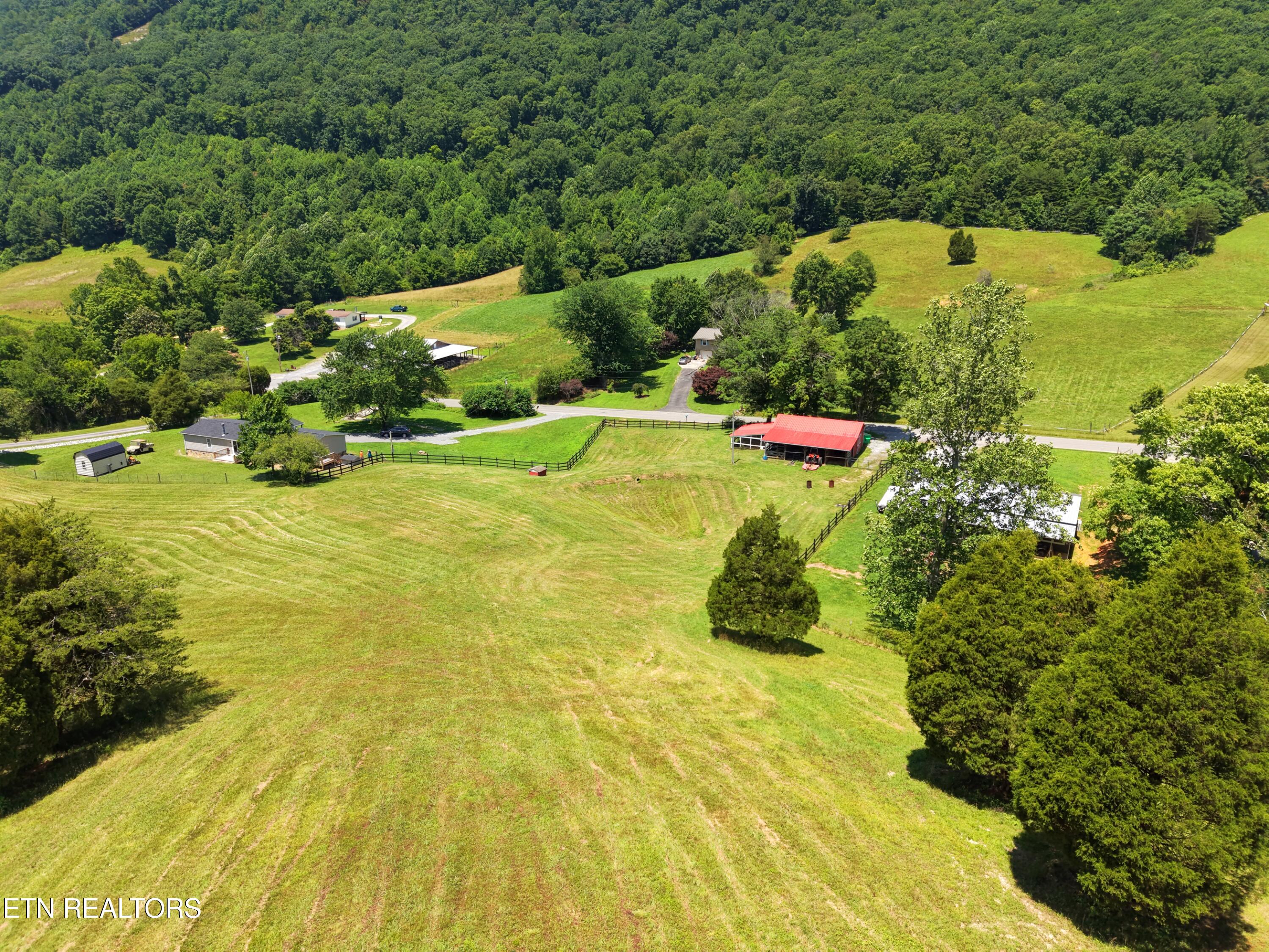 1319 Ideal Valley Road Spring City TN 37381
