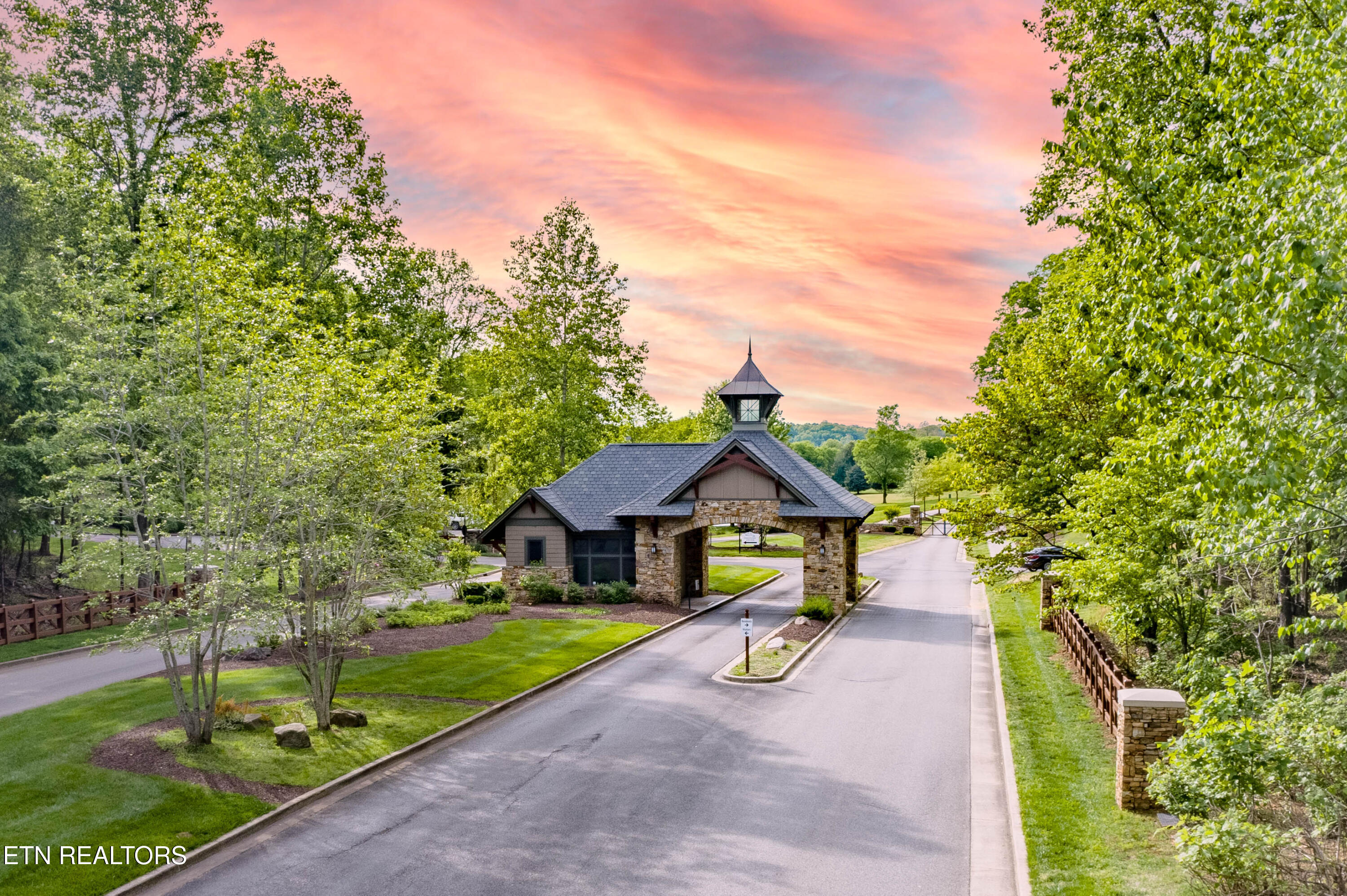 365 Ladybug Lane Loudon TN 37774