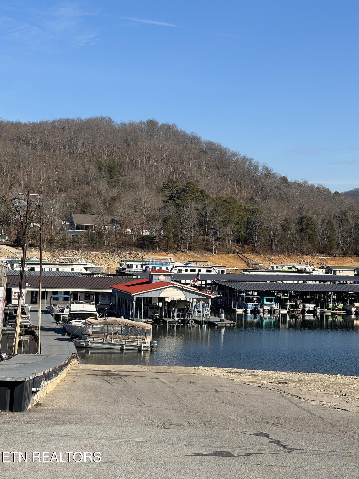 Molly Hollow Road New Tazewell TN 37825