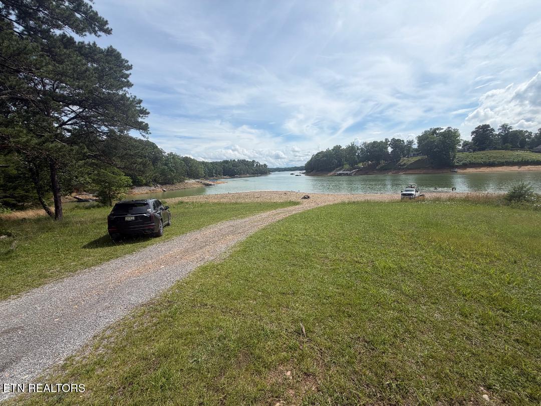 Beechwood Drive Dandridge TN 37725