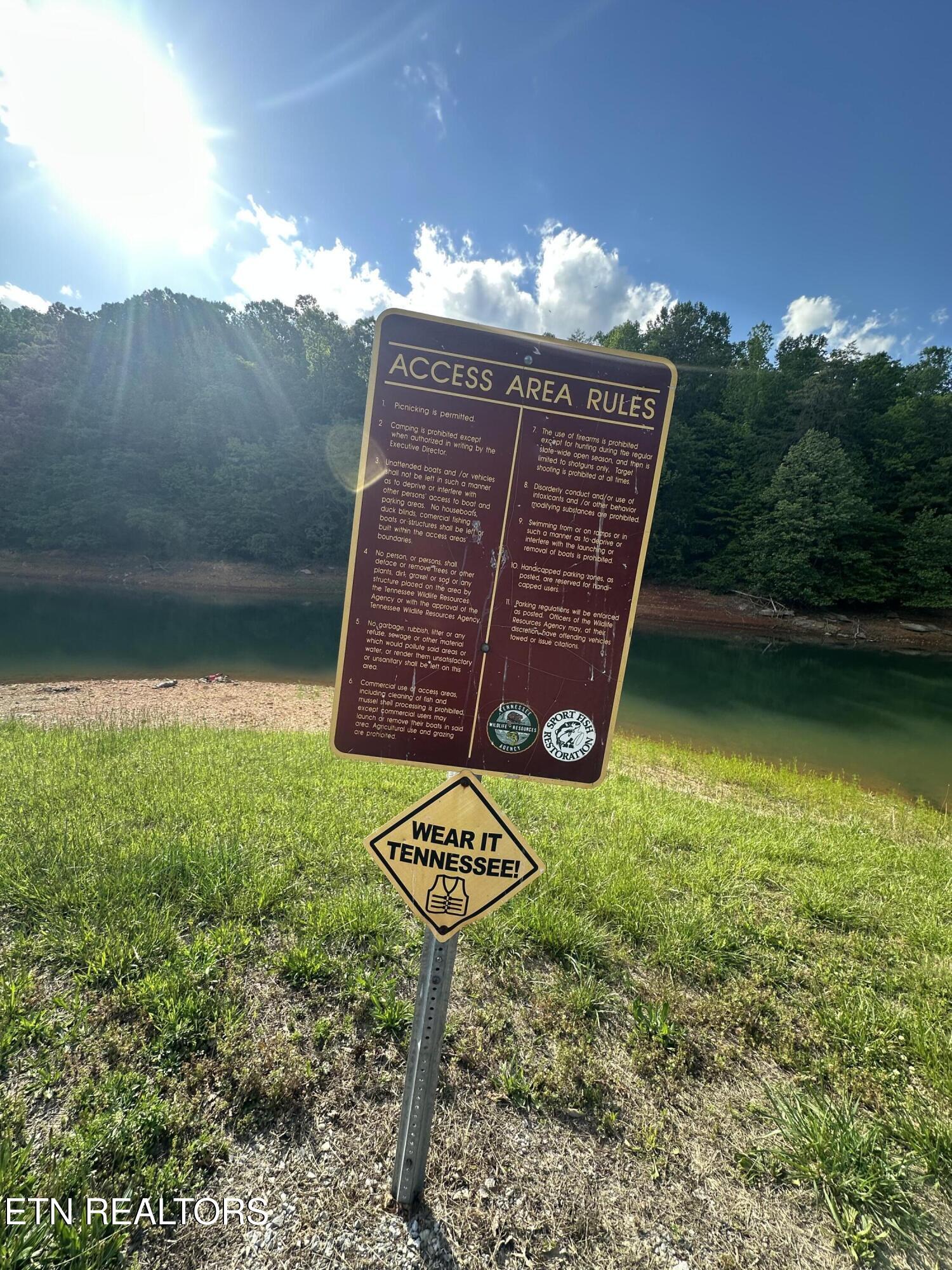 Pine Hollow Road Jacksboro TN 37757