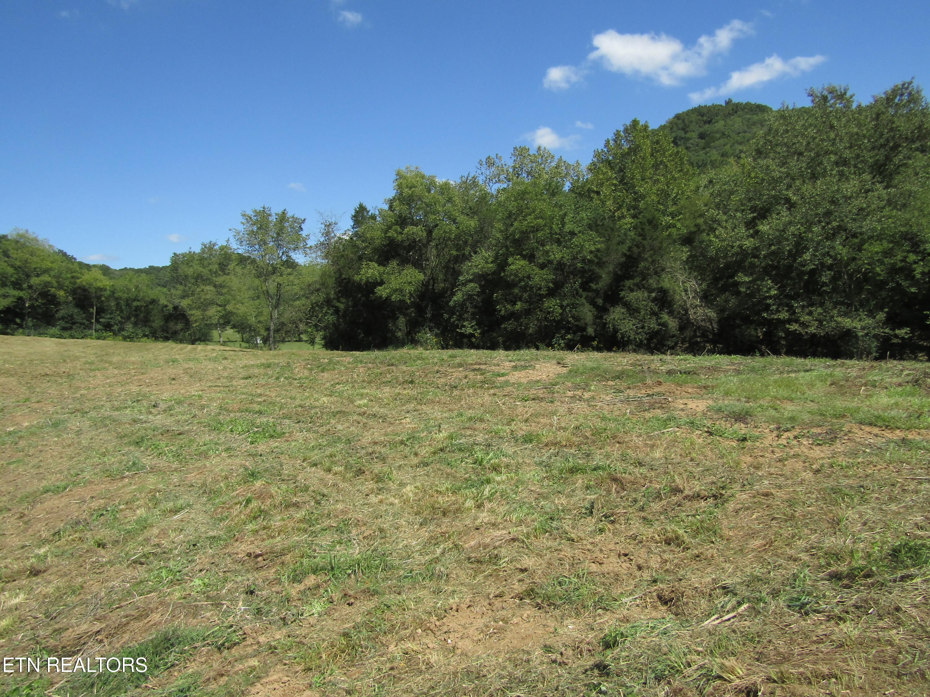 14AC Hartsville Road Lafayette TN 37083