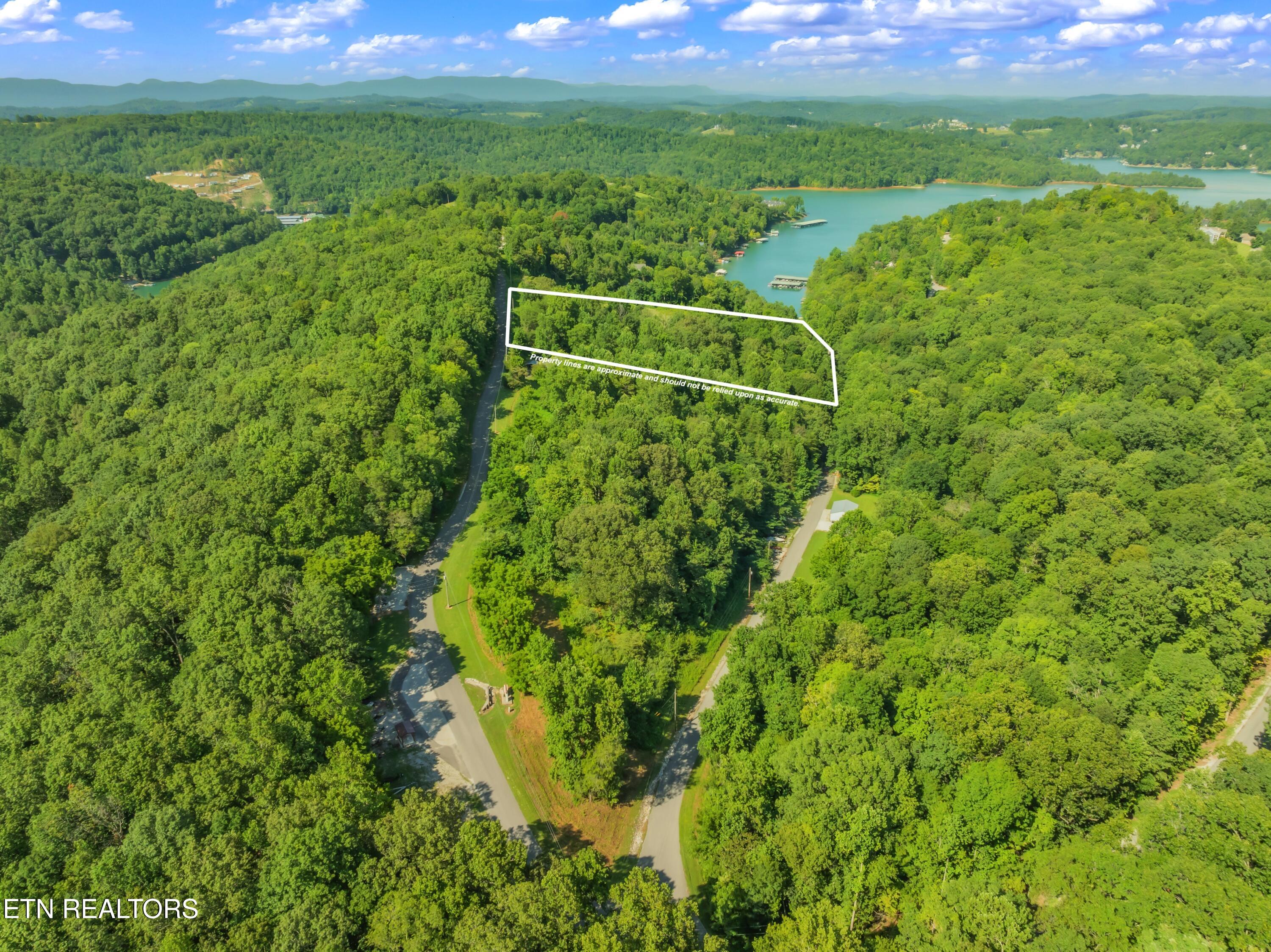 6 Shanghai Landing Lane Lafollette TN 37766