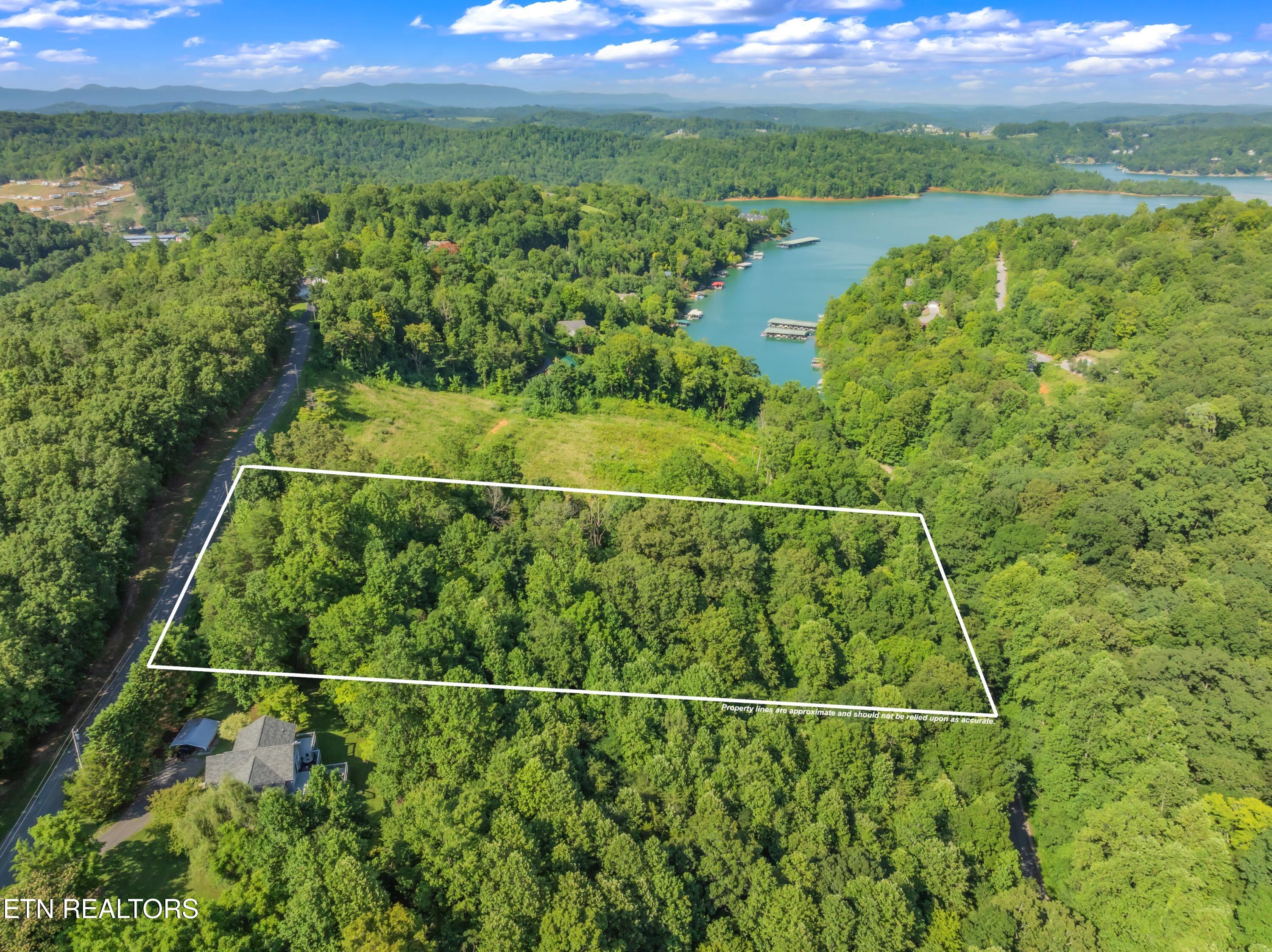 6 Shanghai Landing Lane Lafollette TN 37766