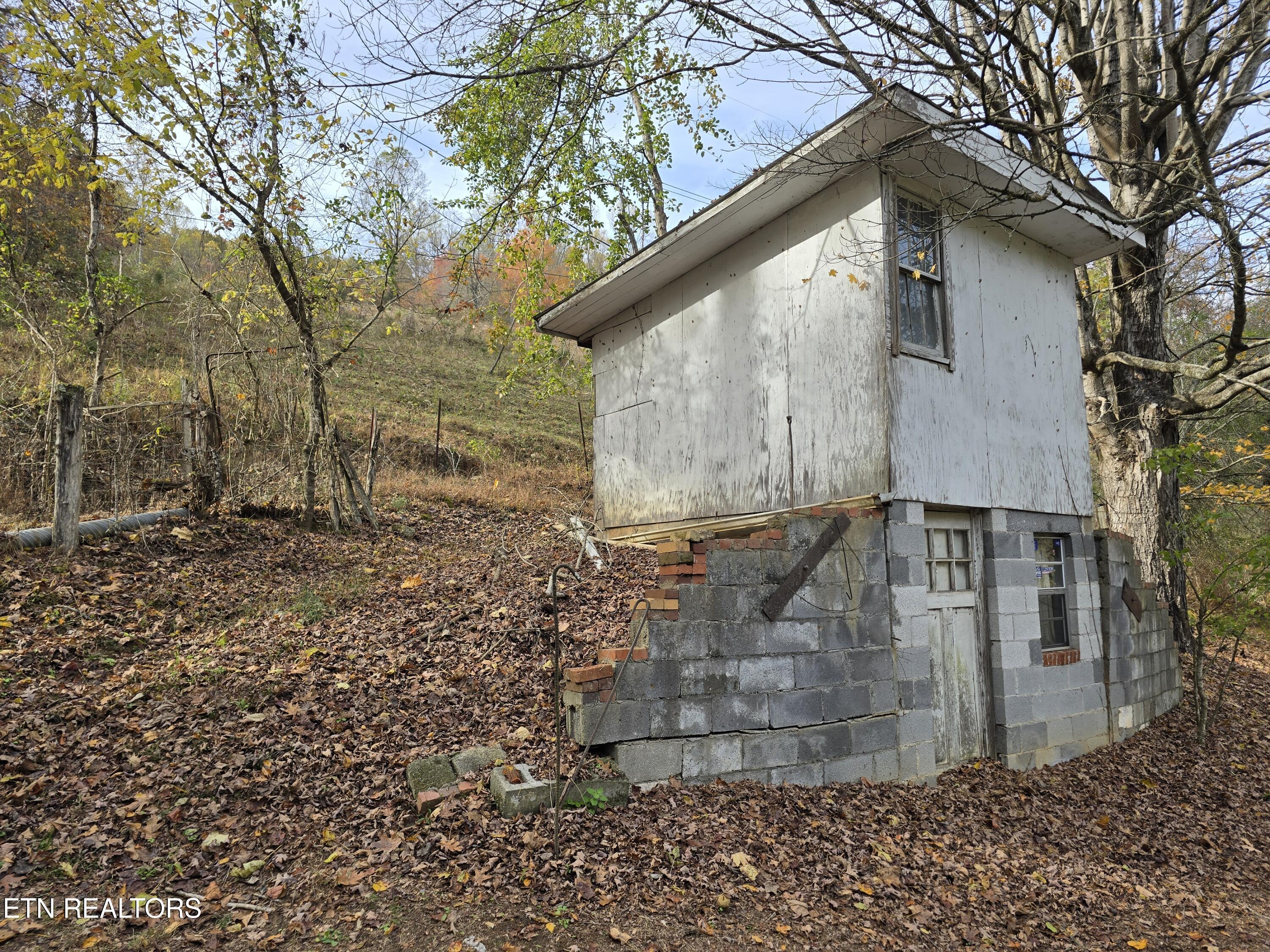 3263 Trents Chapel Road Sneedville TN 37869
