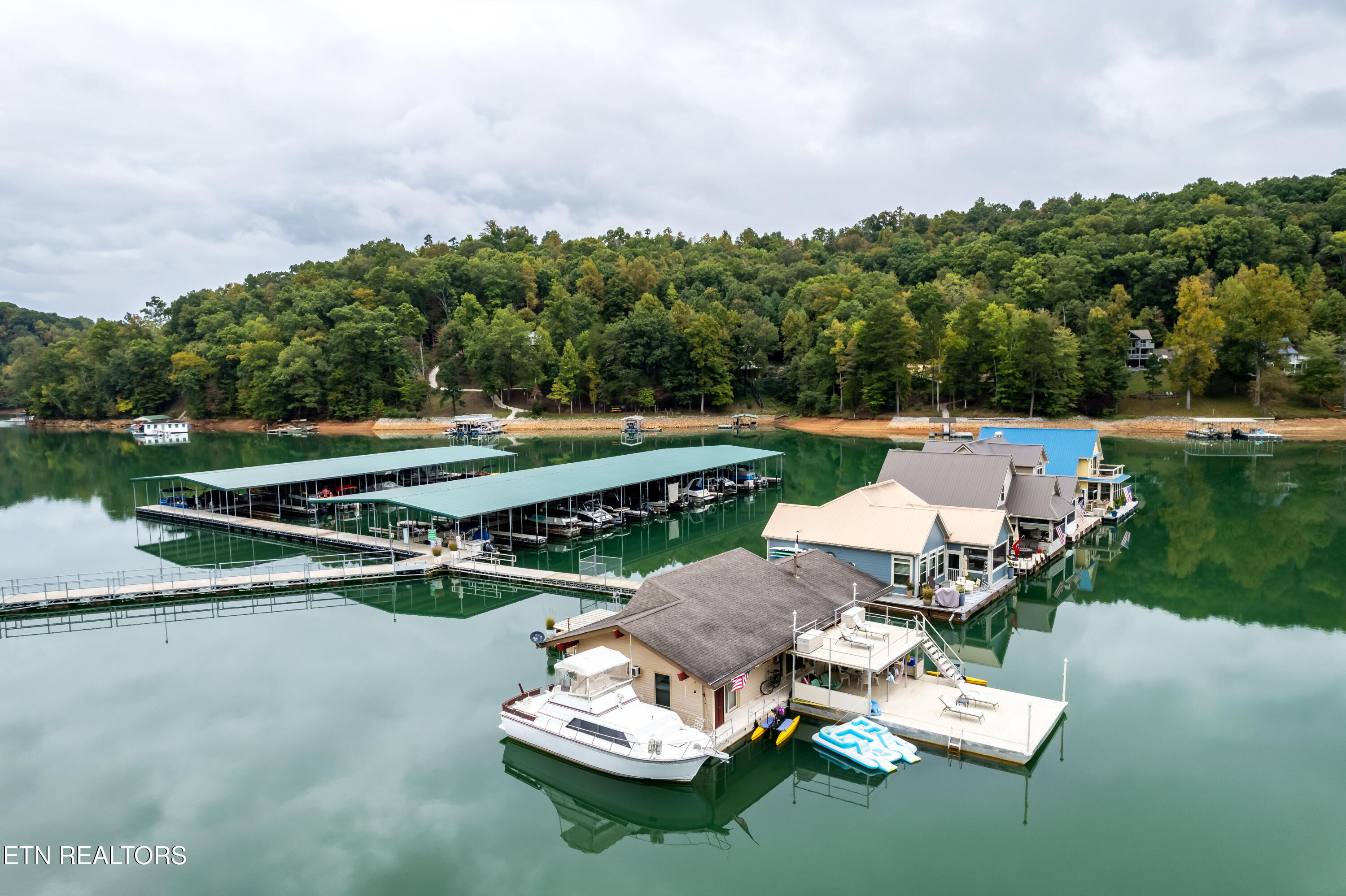 124 Old Hearth Lafollette TN 37766