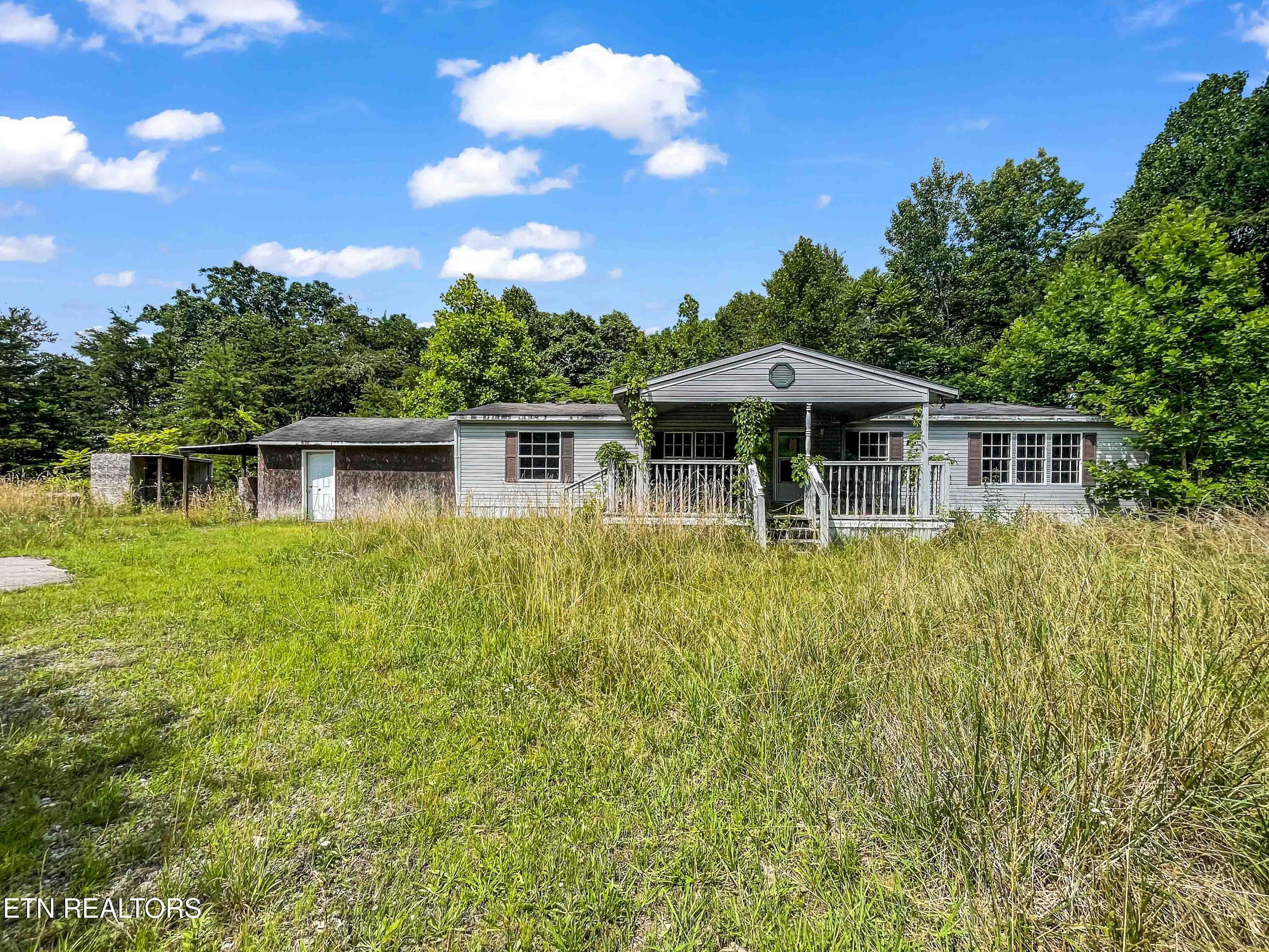1955 Price Road Lenoir City TN 37771