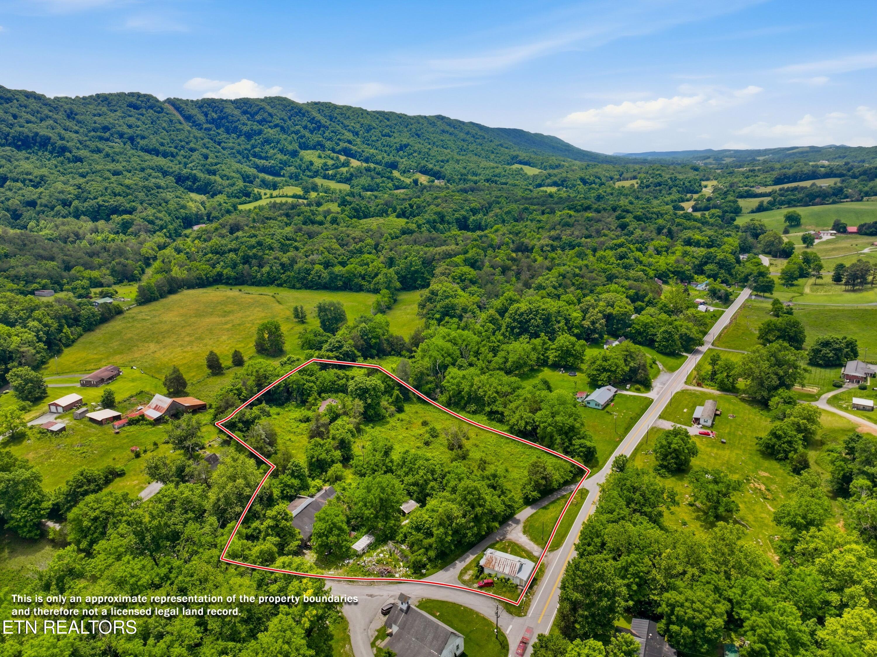 136 Clinchview Lane Washburn TN 37888