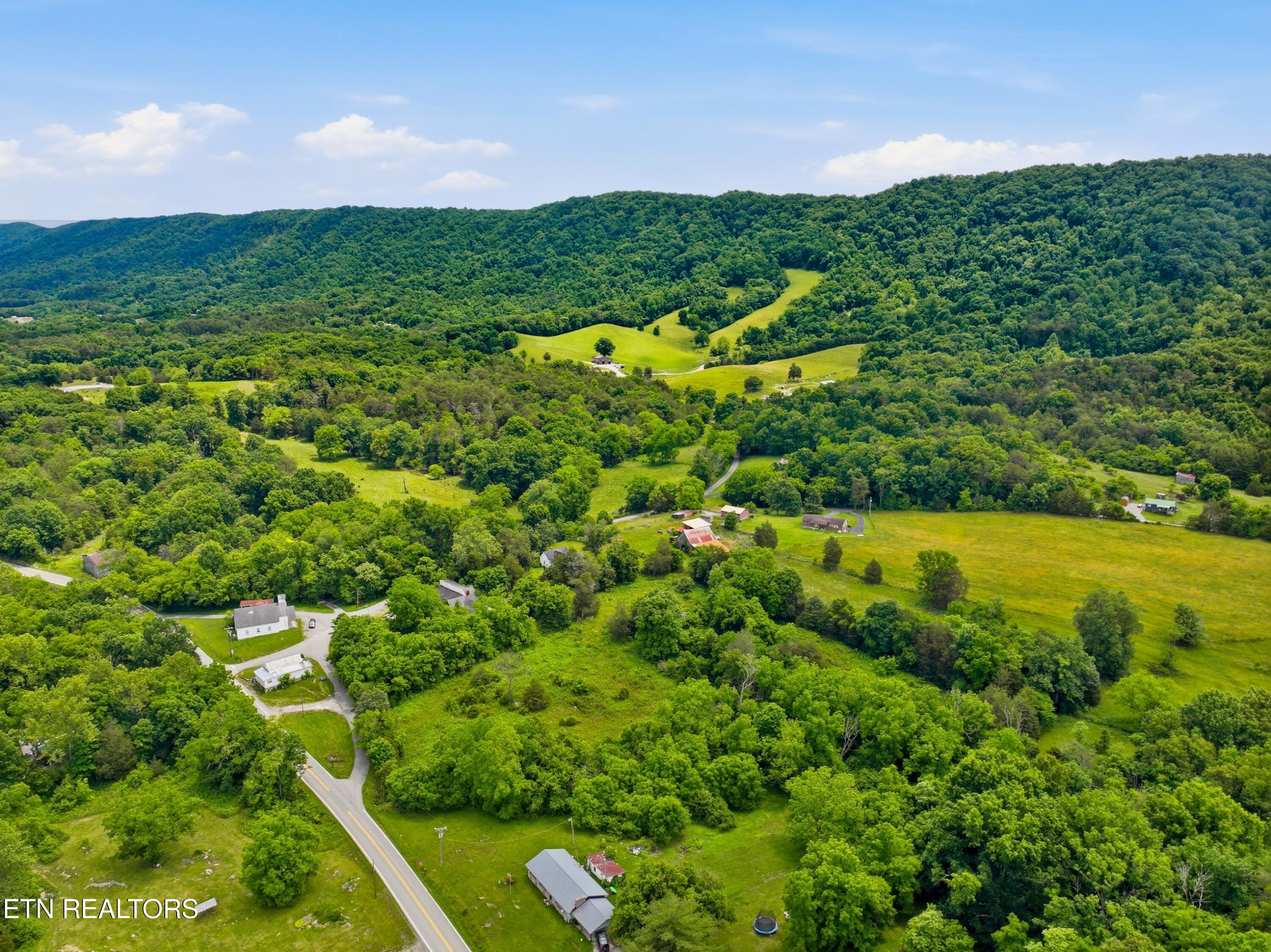 136 Clinchview Lane Washburn TN 37888