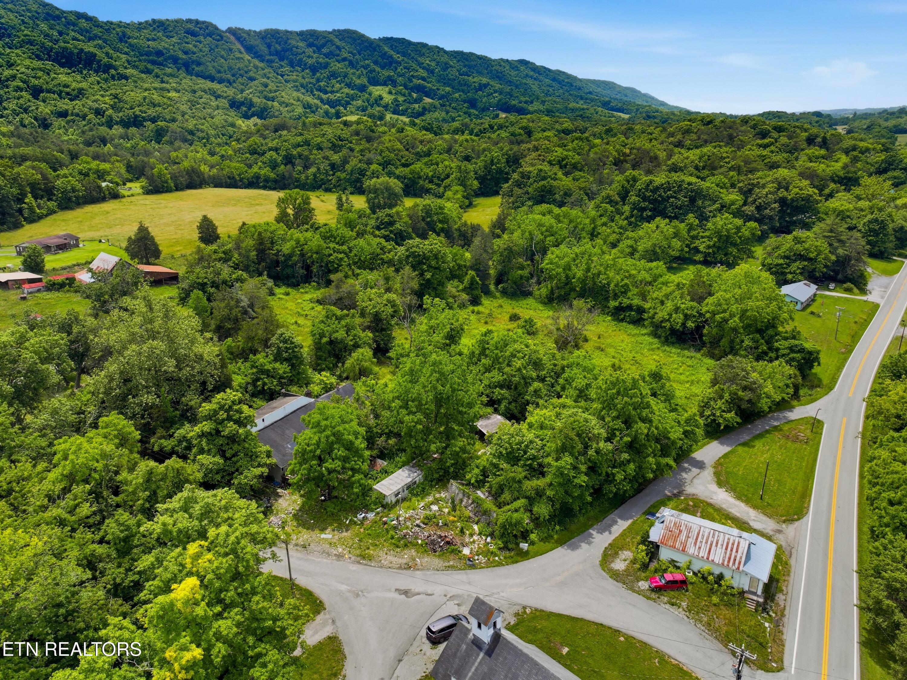 136 Clinchview Lane Washburn TN 37888