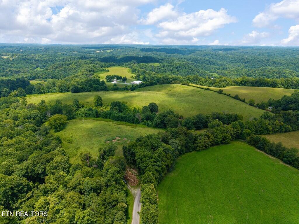 98AC Blackburn Fork Road Cookeville TN 38501