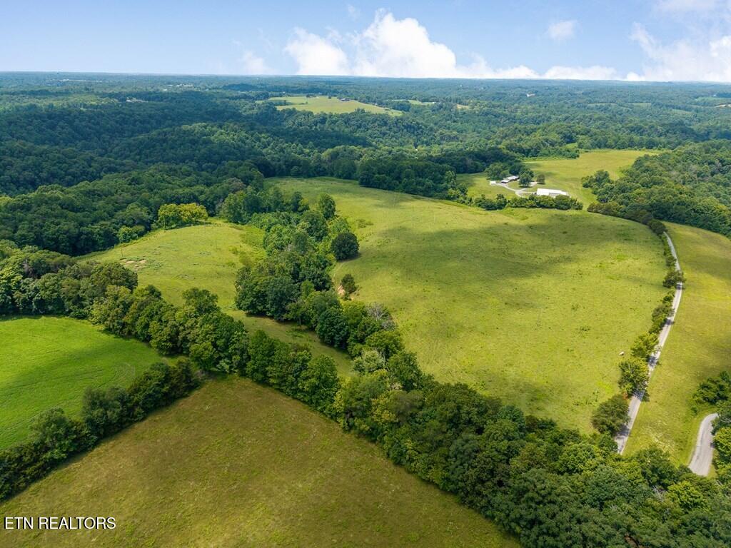 98AC Blackburn Fork Road Cookeville TN 38501