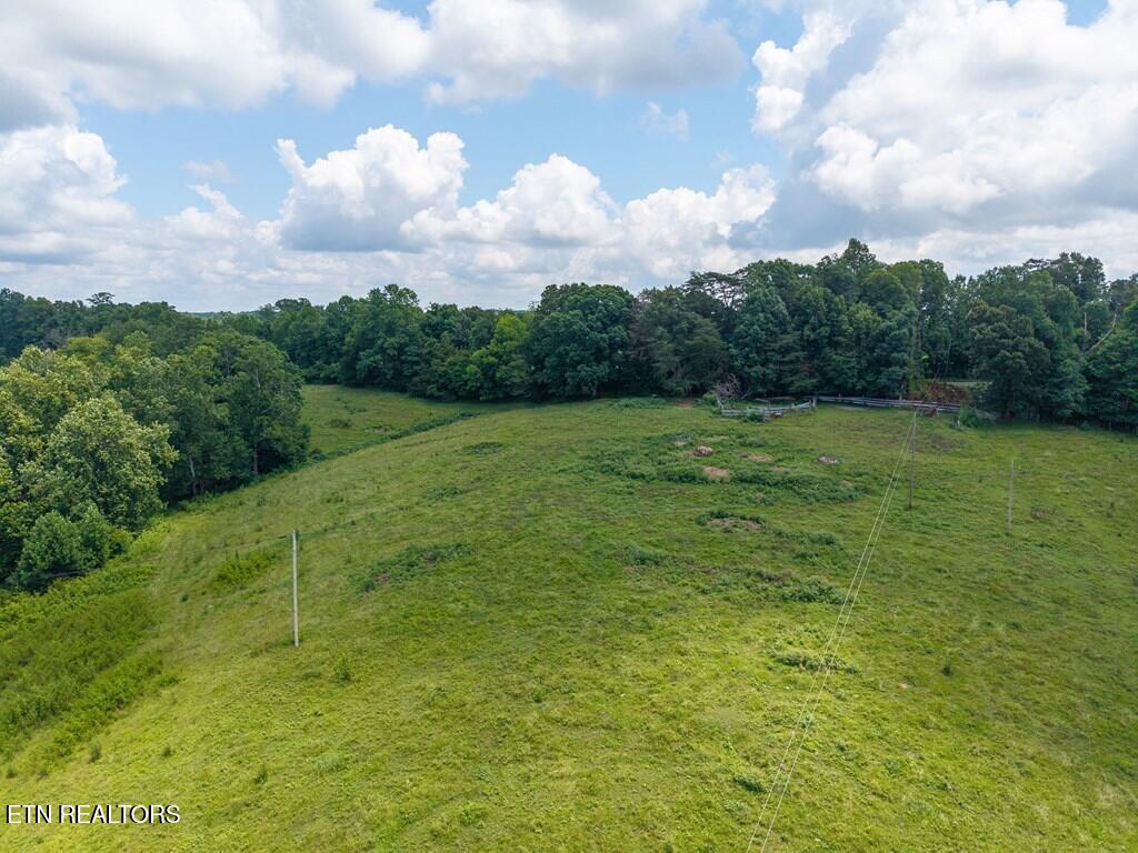 98AC Blackburn Fork Road Cookeville TN 38501
