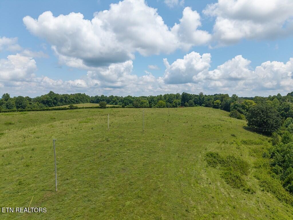 98AC Blackburn Fork Road Cookeville TN 38501
