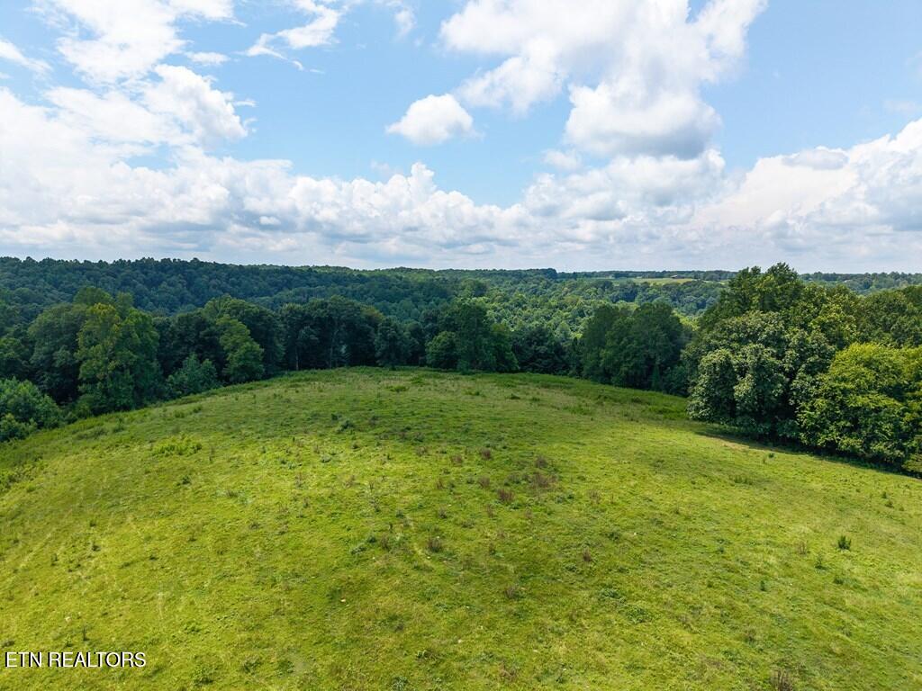 98AC Blackburn Fork Road Cookeville TN 38501