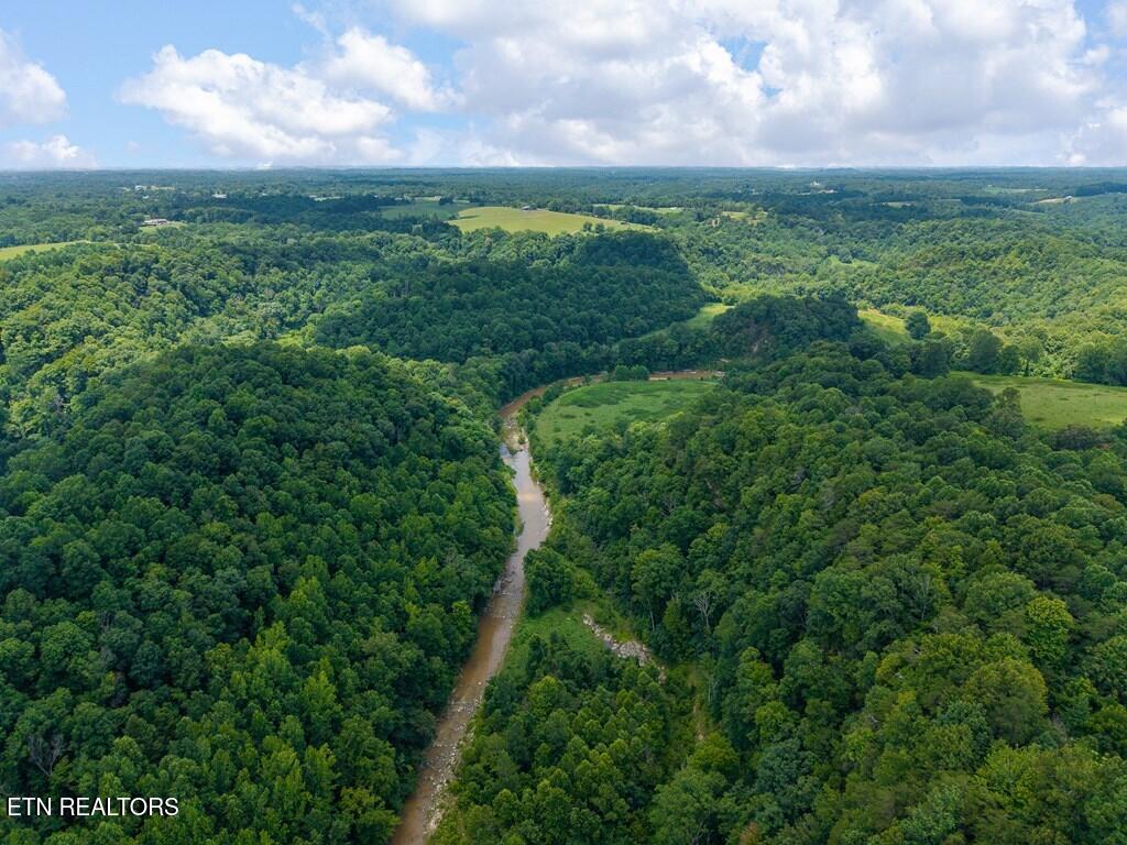 98AC Blackburn Fork Road Cookeville TN 38501