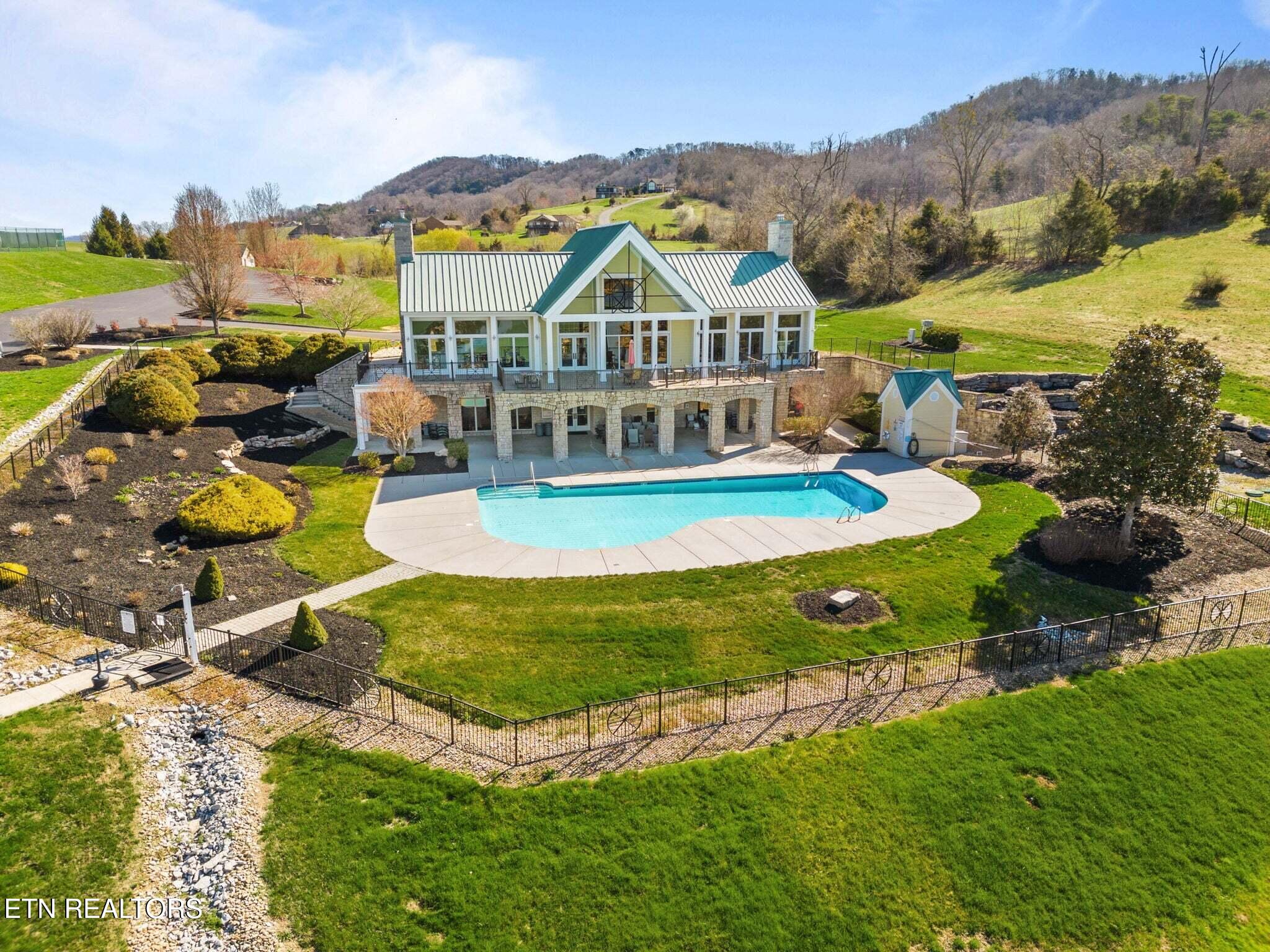 Dove Court Sharps Chapel TN 37866