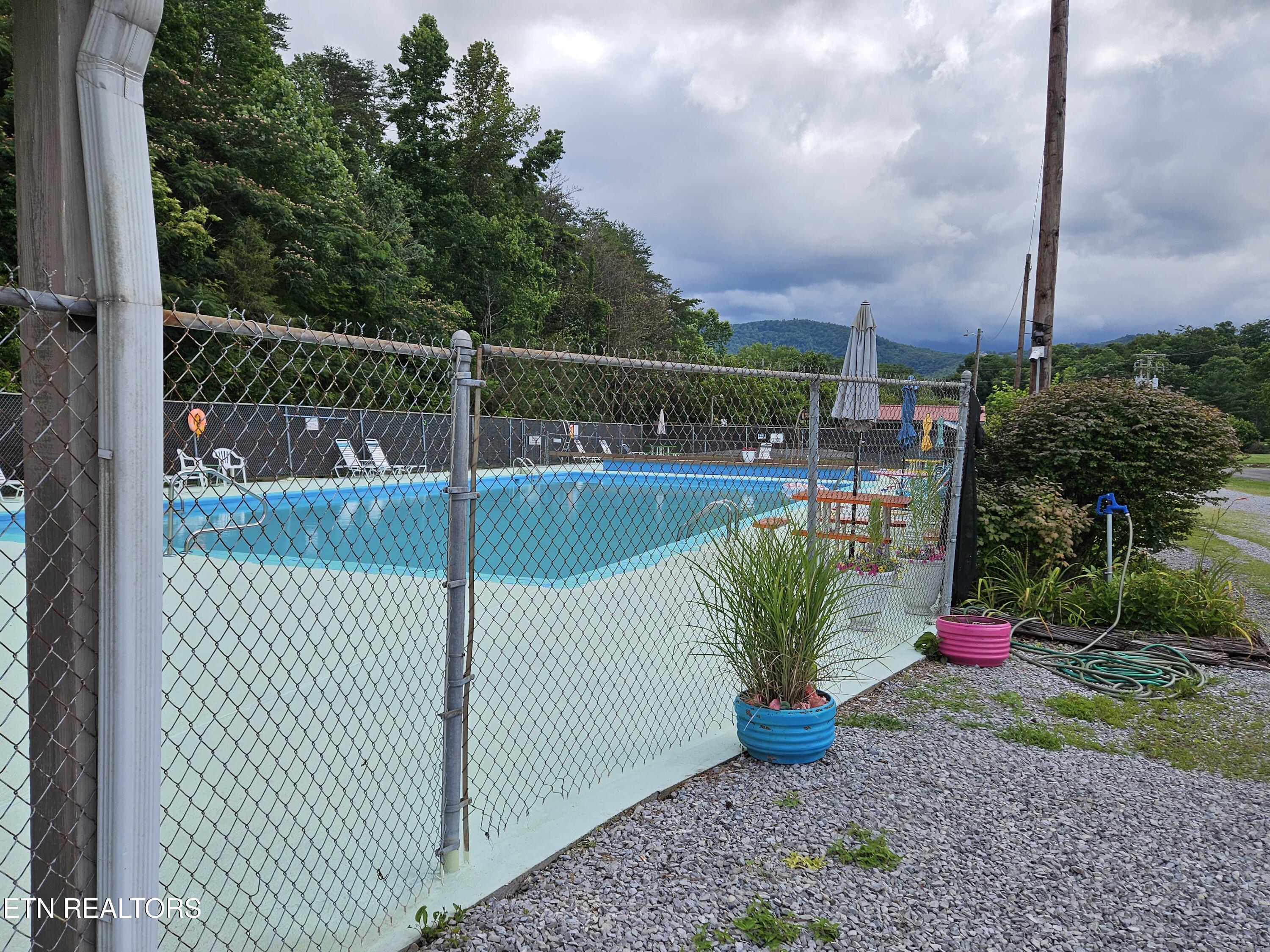 417 Mountain Thrush Drive Townsend TN 37882