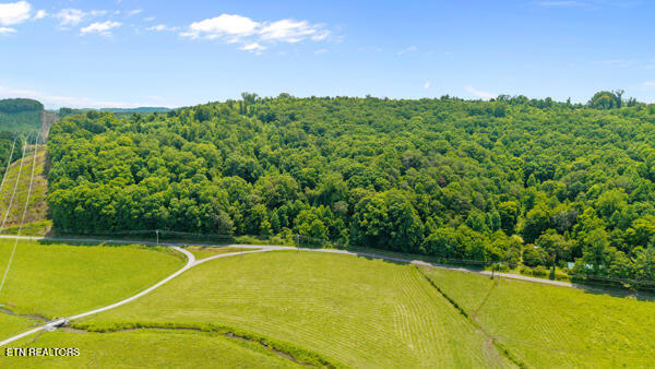 1913 Dry Fork Valley Road Philadelphia TN 37846