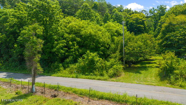 1913 Dry Fork Valley Road Philadelphia TN 37846