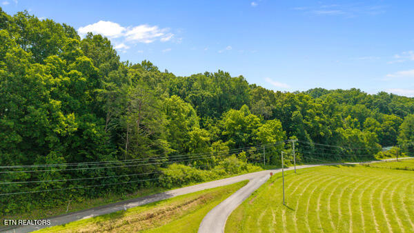1913 Dry Fork Valley Road Philadelphia TN 37846