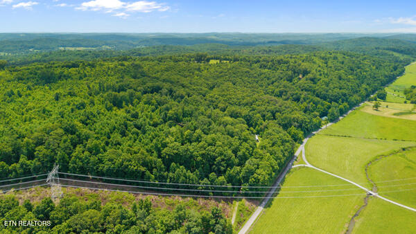 1913 Dry Fork Valley Road Philadelphia TN 37846