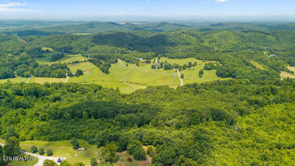 1913 Dry Fork Valley Road Philadelphia TN 37846