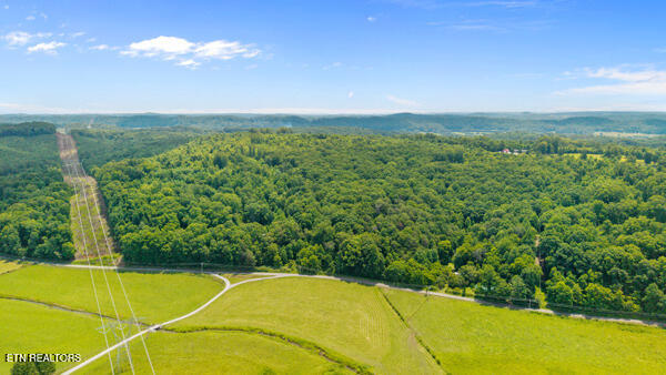 1913 Dry Fork Valley Road Philadelphia TN 37846