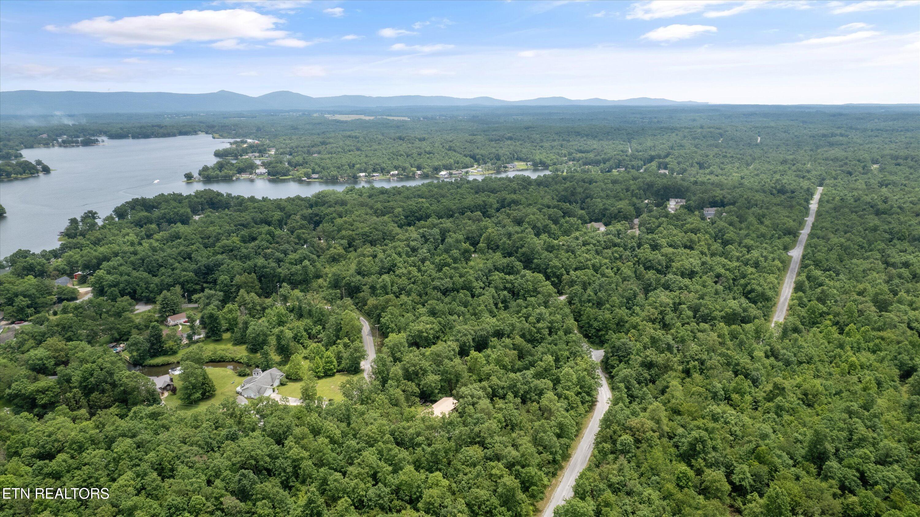 2313/2315 White Horse Drive Crossville TN 38572