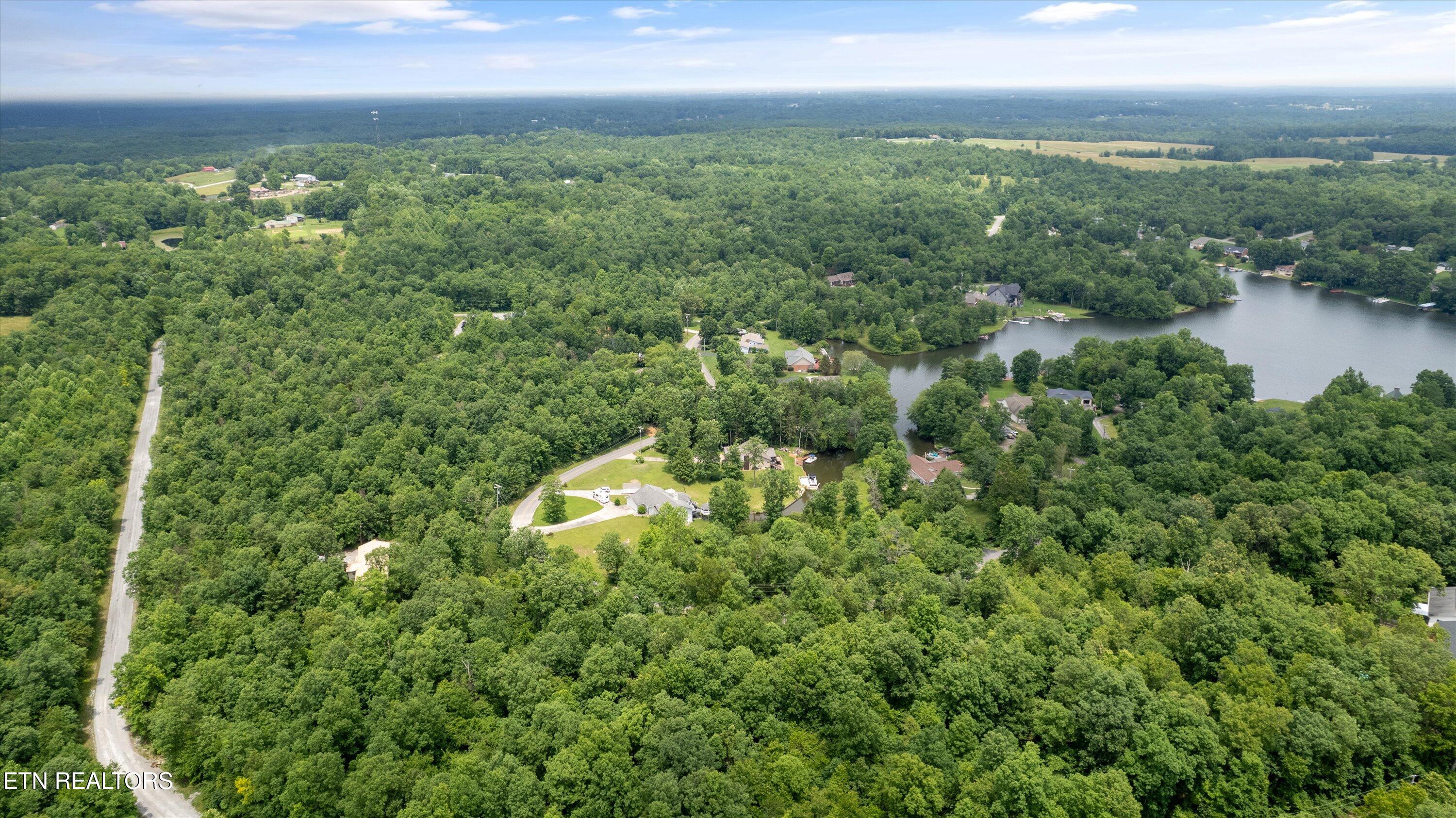 2313/2315 White Horse Drive Crossville TN 38572