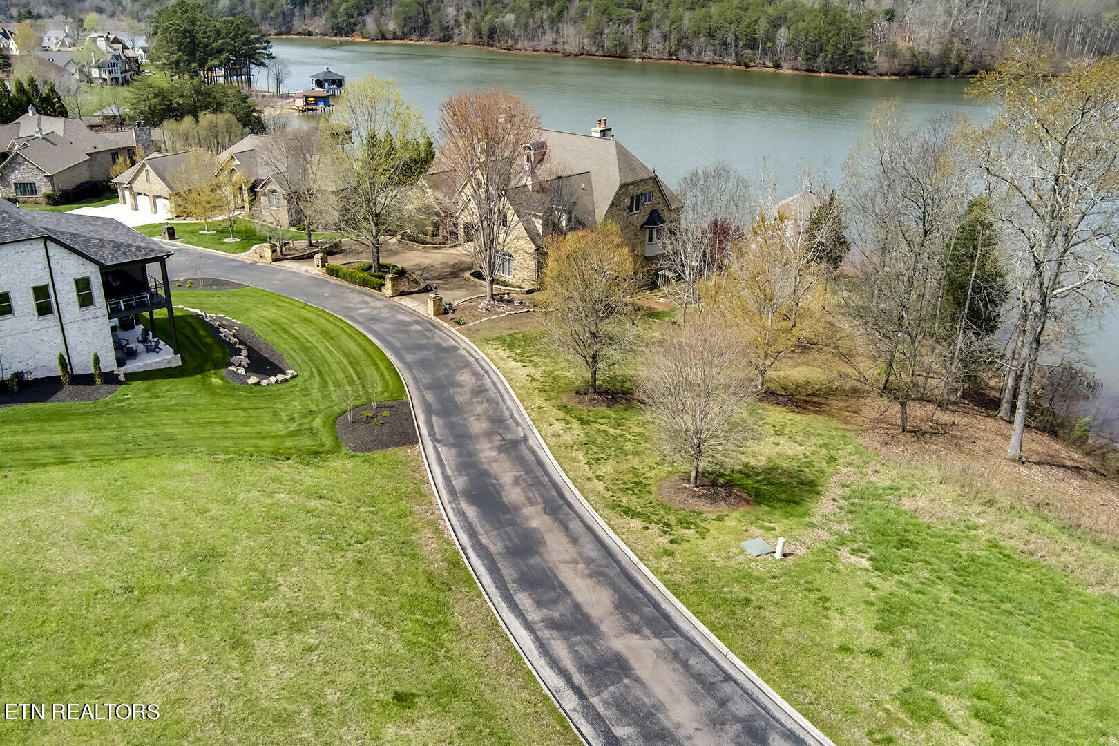 191 White Swan Drive Vonore TN 37885